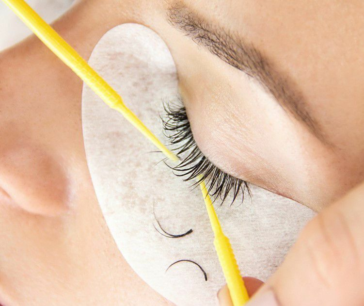 Eyelash Extension Removal: Expert Tips to Keep Your Natural Lashes Healthy 7 eyelash extension removal